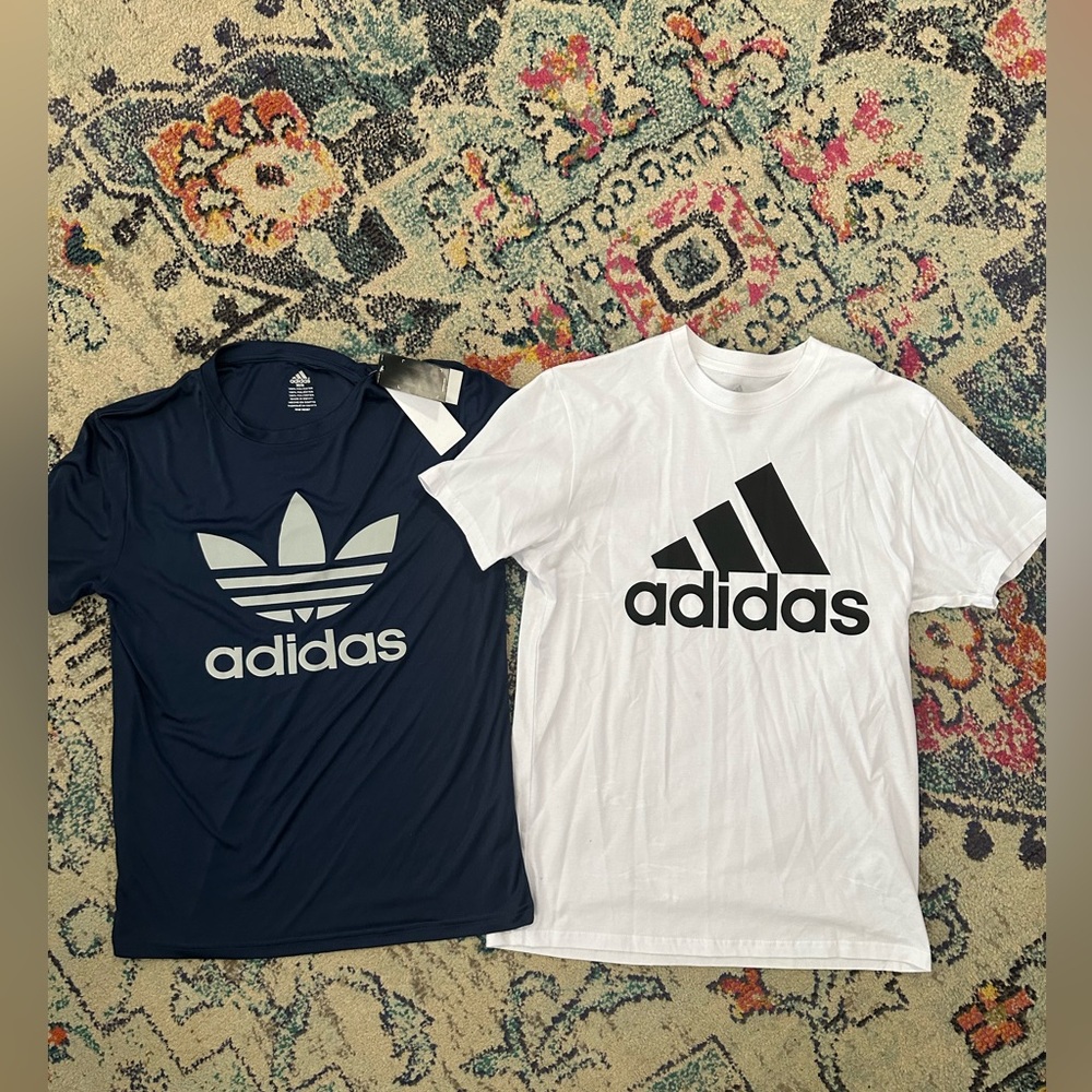 Men’s adidas size med shirts. Perfect condition.